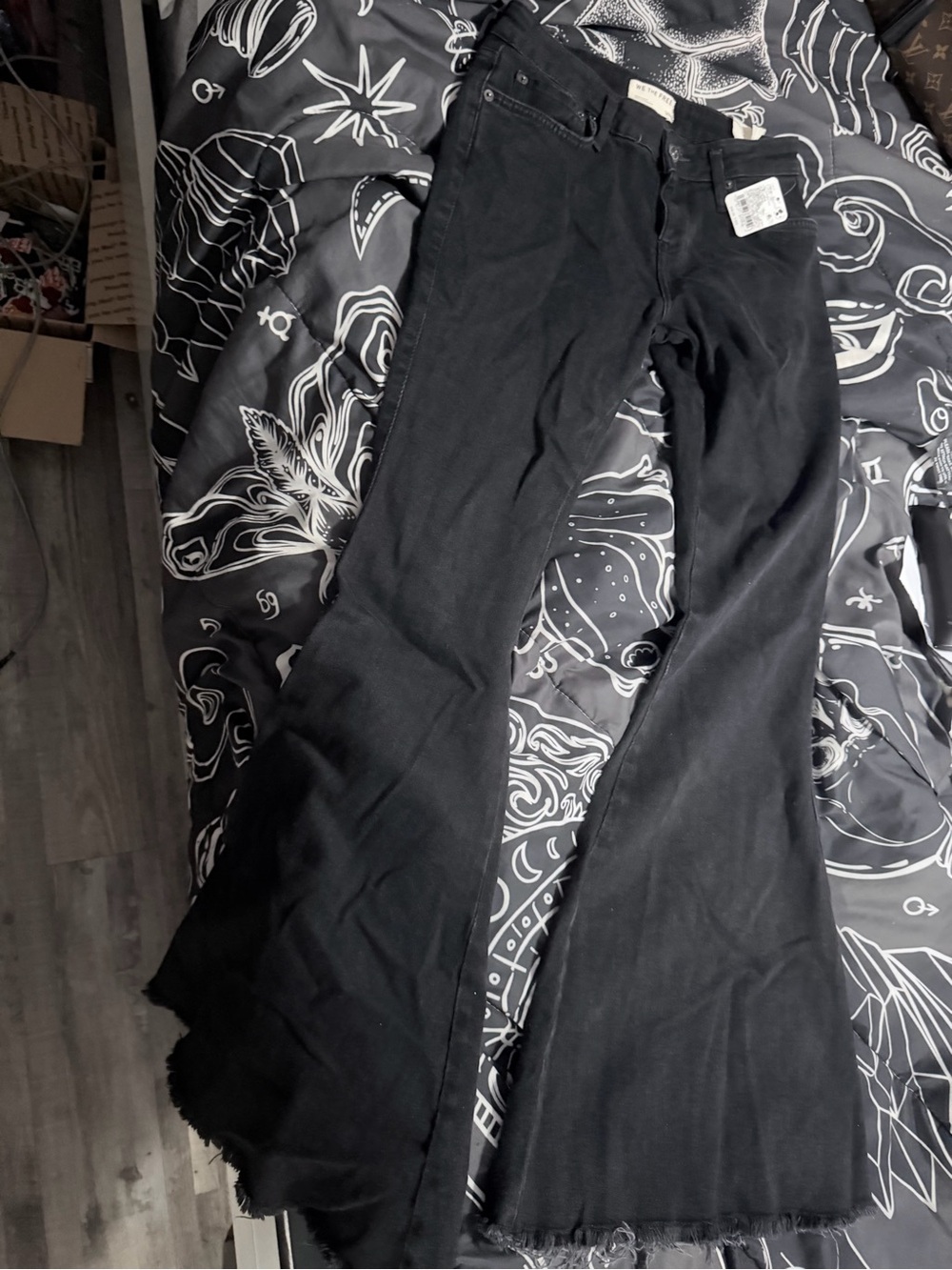 NWT FREE PEOPLE FLARE JEANS
